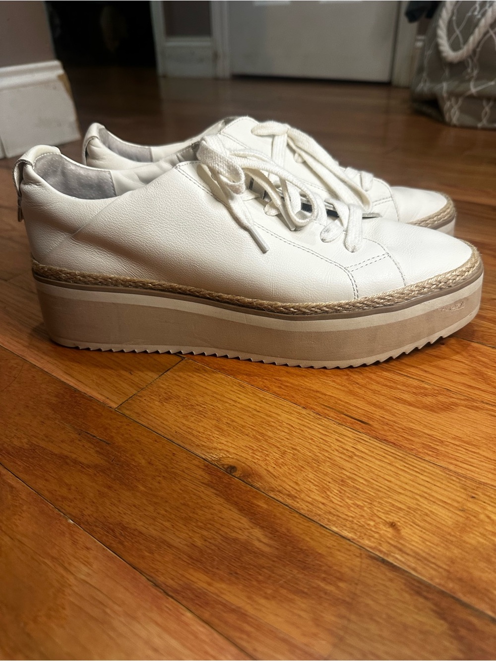 Dolce Vita Tinley Ivory Platform Sneakers 9.5